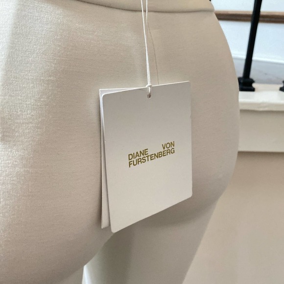 NWT Diane Von Furstenberg Genesis Flat-Front Cropped Pants, DD0488 - Picture 8 of 13